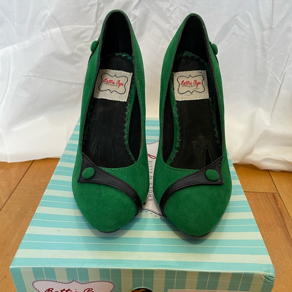 Bettie Page by Ellie green 4" pumps